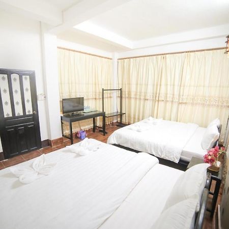 Vang Vieng Lily Backpackers Hostel Exteriör bild