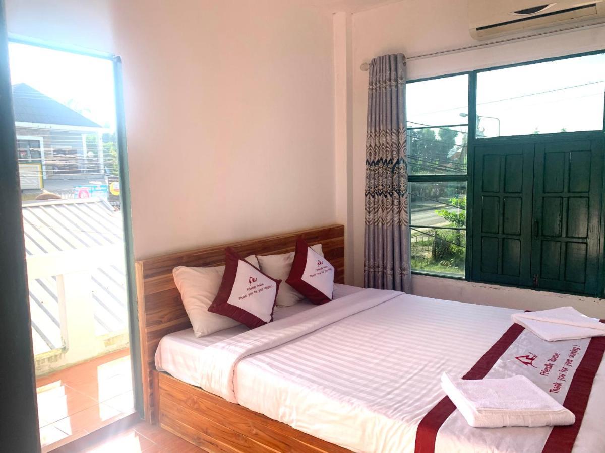 Vang Vieng Lily Backpackers Hostel Exteriör bild
